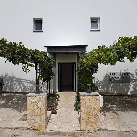 Jeka, Malinska, Krk * Malinska